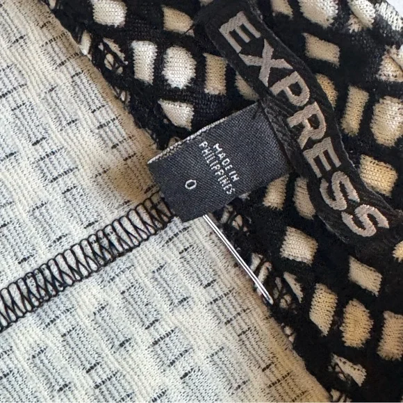 Express black white zip front mini skirt ❤️ - Picture 6 of 6